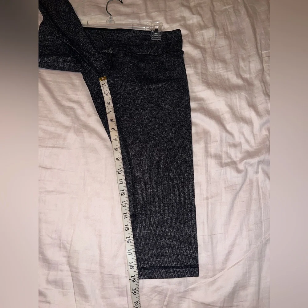 Lululemon Heathered Herringbone Capri Leggings Size 10